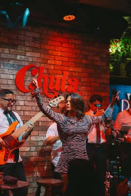 Techy abre su “Temporada Chula” con una noche de música, humor y complicidad