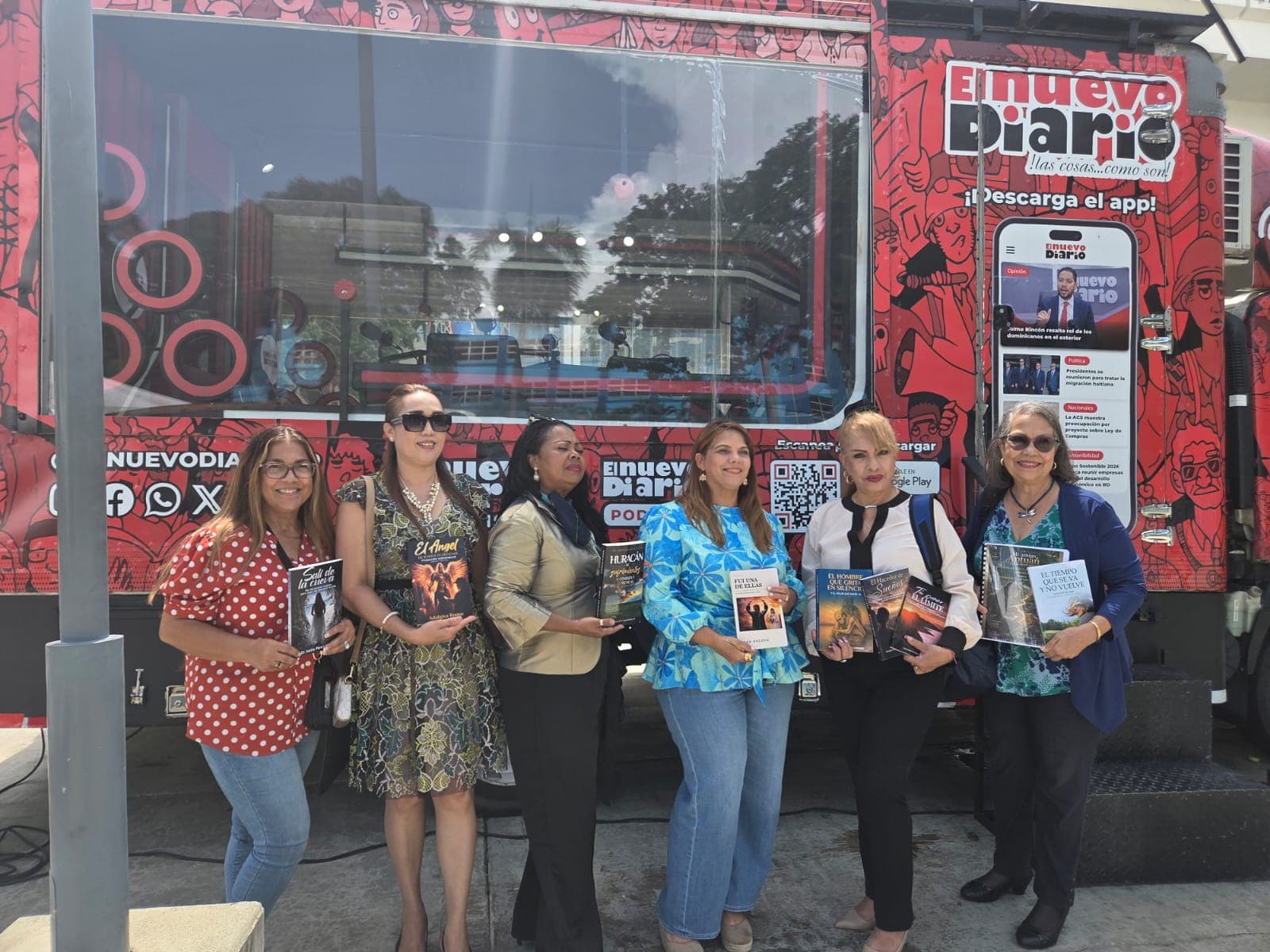 Mujeres convierten sus experiencias de vida en historias de resiliencia durante la FILSD 2026