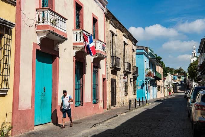 Turismo impulsa proyecto para mejorar viviendas y fachadas en la Ciudad Colonial con inversión de más de RD$ 71 millones