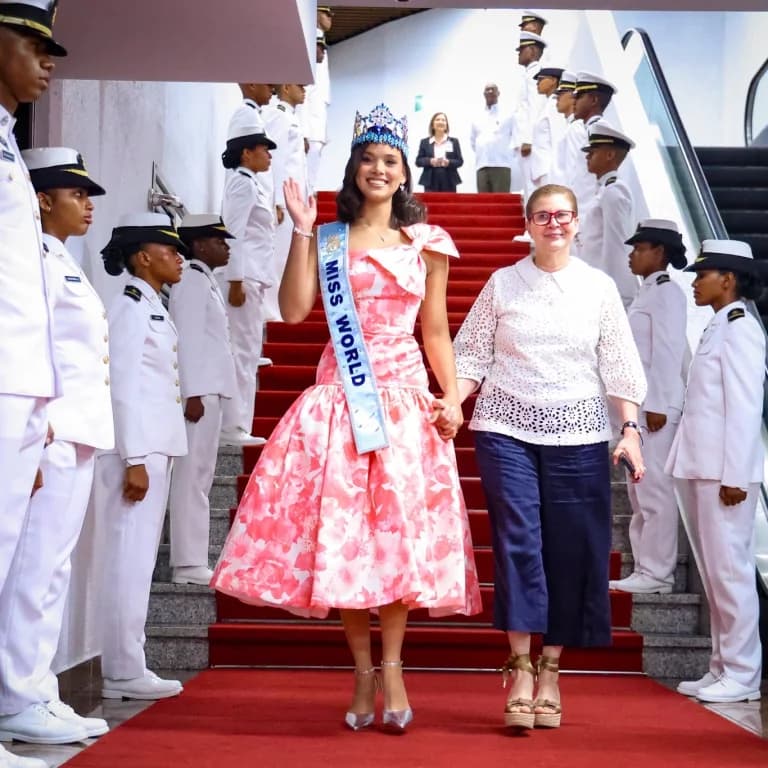 Joheirry Mola regresa al país con la corona de Miss Mundo 2026