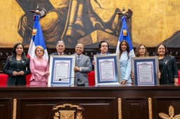 Reconocen trayectoria y legado cultural de Niní Cáffaro, Leonel Lirio y Janina Rosado