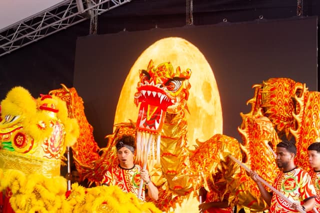 Festival de Medio Otoño reúne a la comunidad china y dominicana en el Barrio Chino de Santo Domingo