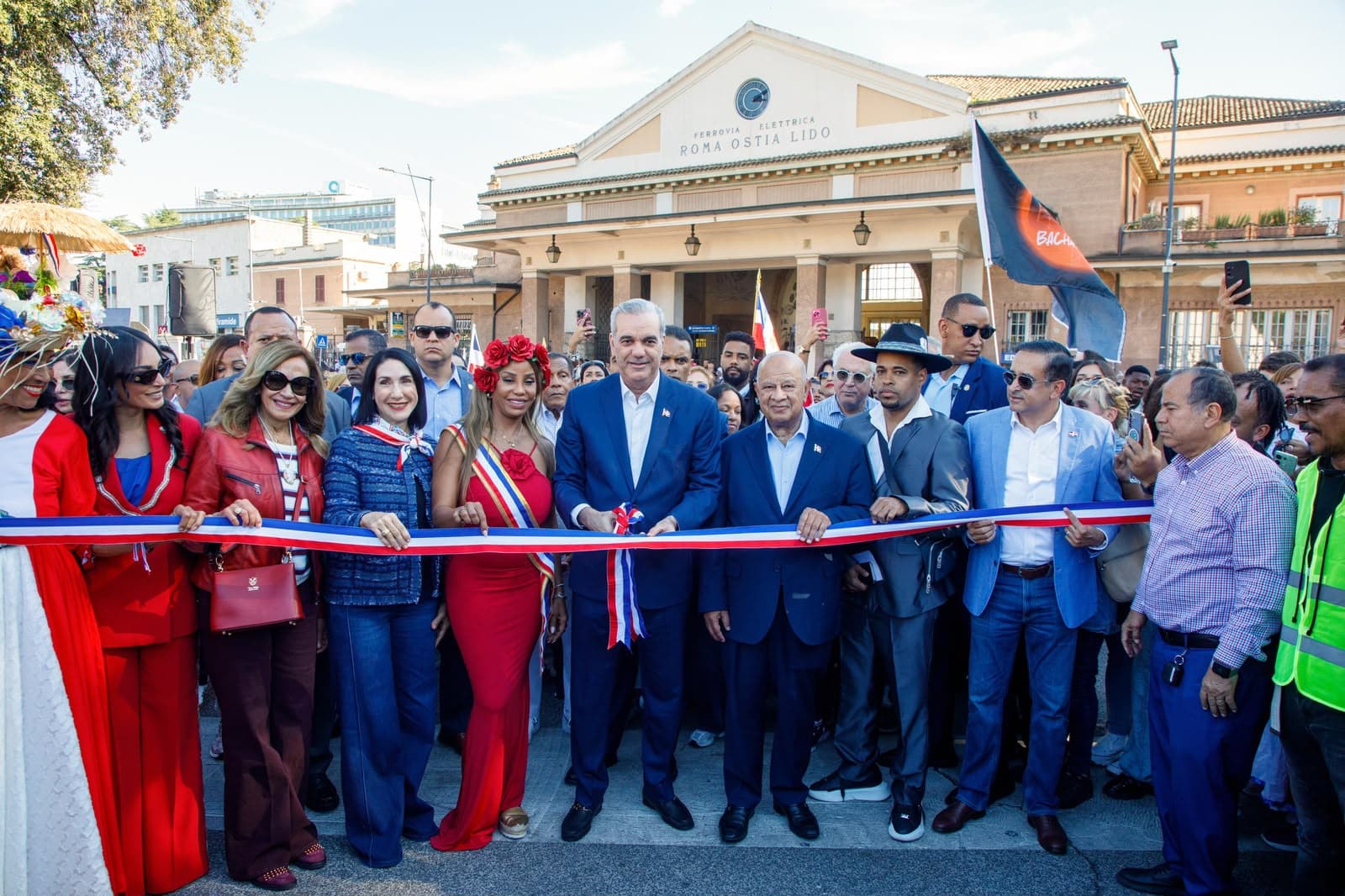 Presidente Abinader inaugura la Parada Dominicana en Roma; resalta orgullo patrio, espíritu emprendedor y aportes de la diáspora en Italia