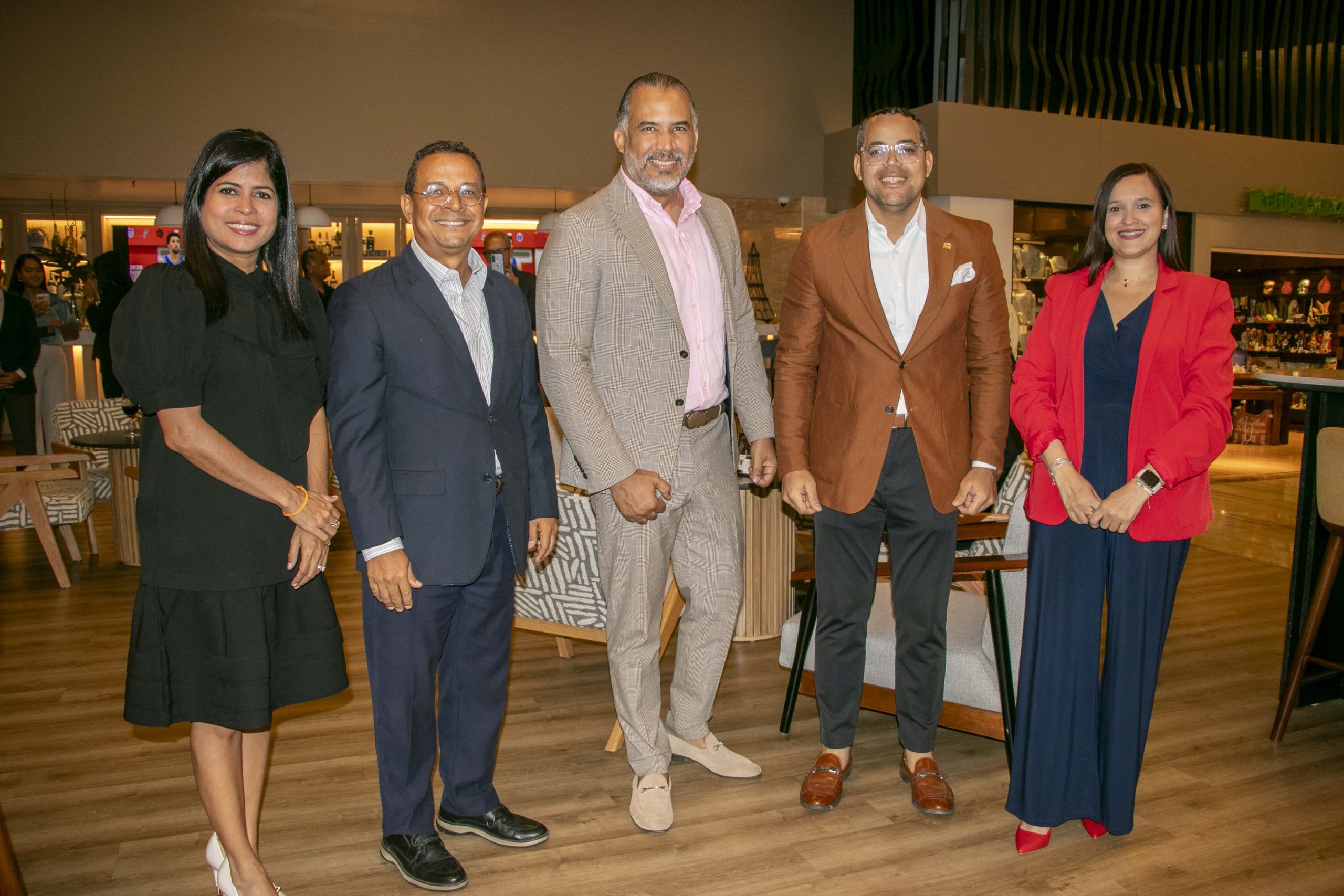 Crowne Plaza Santo Domingo celebra "Una Noche Bohemia para Papá"