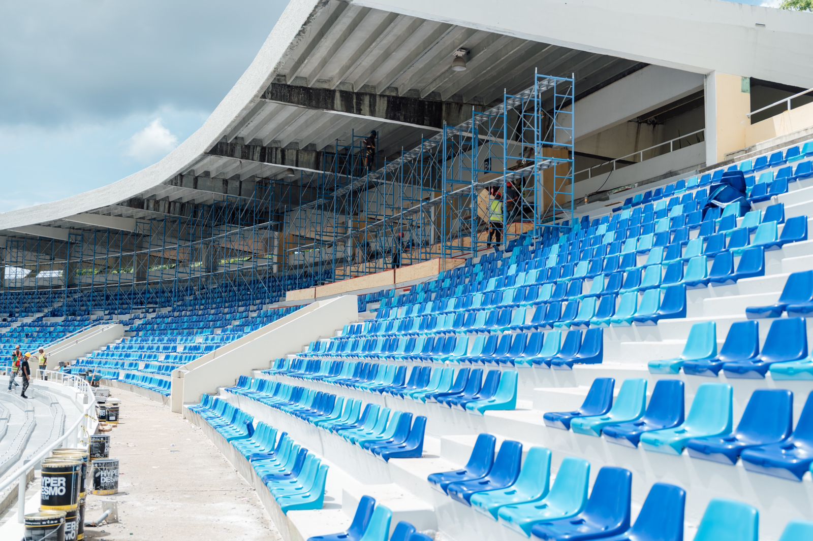  Avanzan trabajos remodelación Estadio Olímpico Félix Sánchez