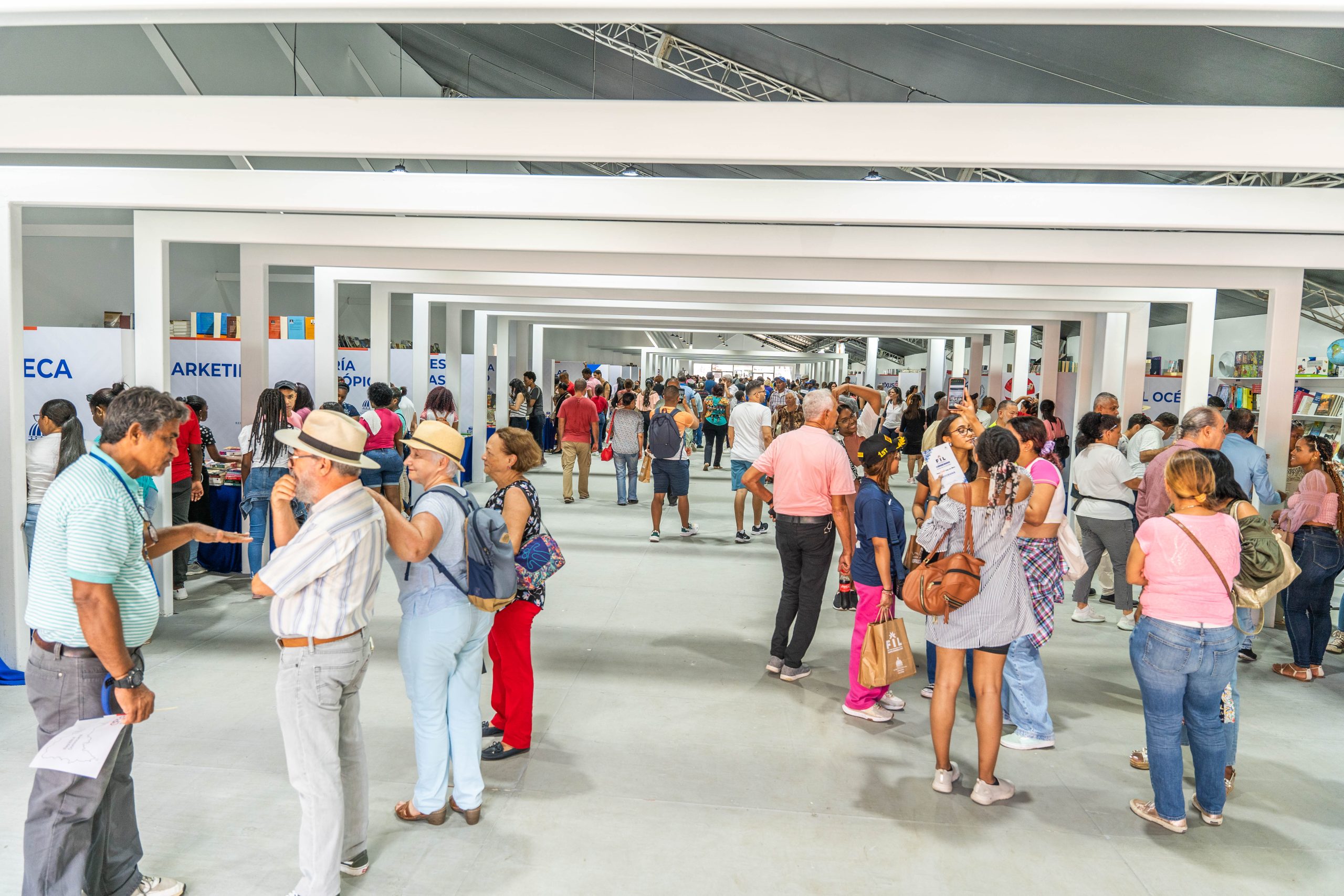 La Feria del Libro 2024 arranca este viernes con "pila" de actividades culturales