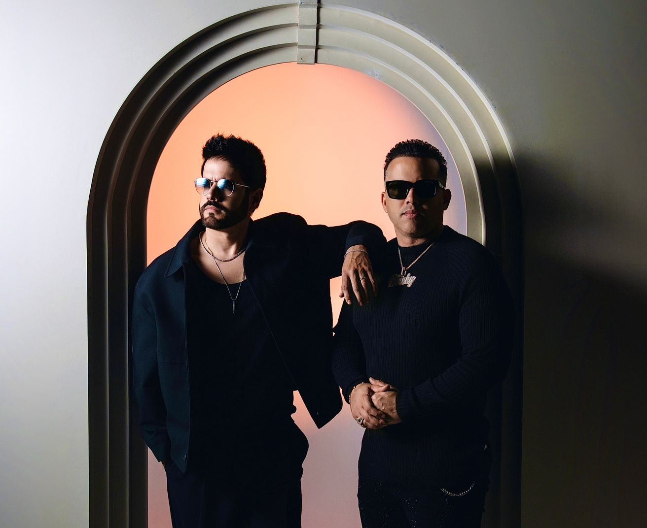 Manny Cruz y El Blachy unen dos mundos en “Pa’ Perderte”