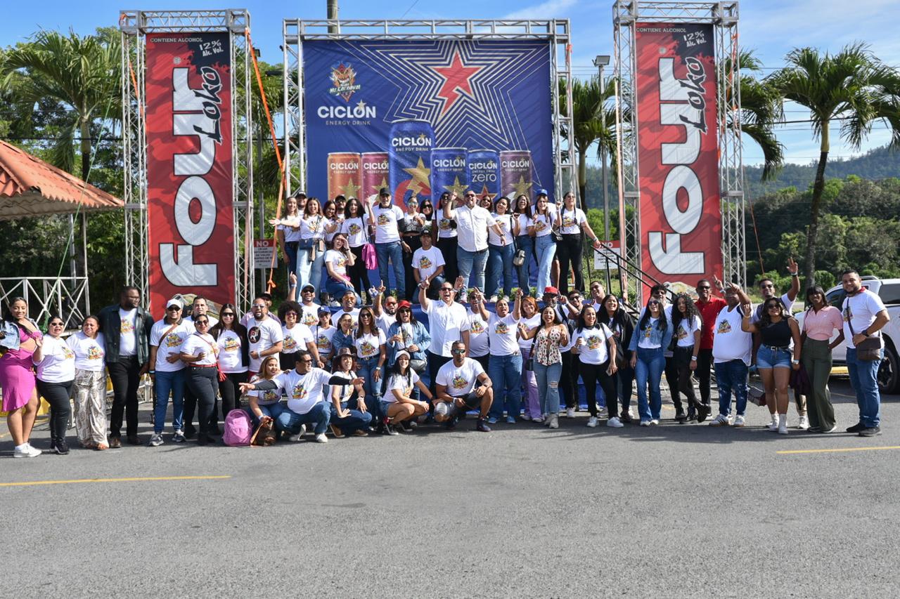 Mr. Tours y COCAVE llevan decenas de periodistas al inicio del Carnaval Vegano 2026