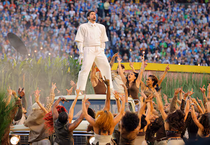 Bad Bunny exalta el orgullo latino durante el show del Super Bowl