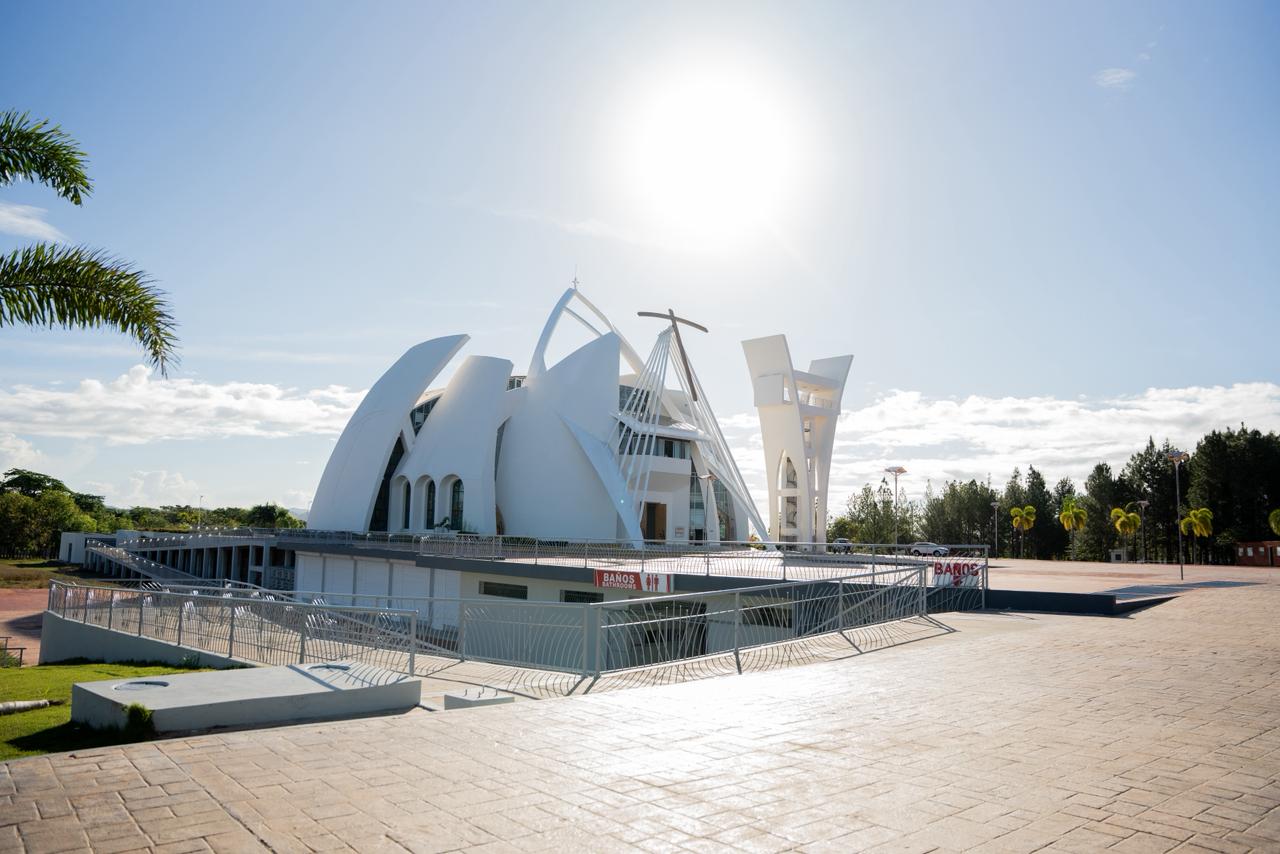 Monseñor Daniel Lorenzo Vargas destaca impacto de verja perimetral en el Santuario Santo Cristo de los Milagros